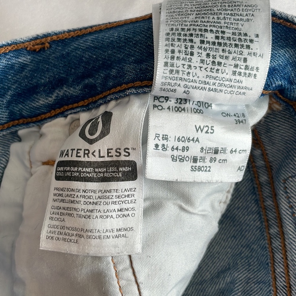 Levi’s 501 High Rise Denim Shorts - Picture 8 of 10